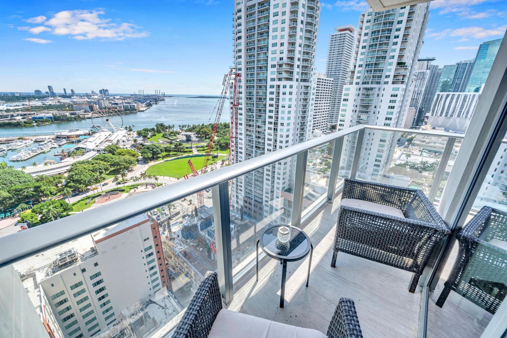 Mesmerizing Views Corner Condo Miami Exterior photo
