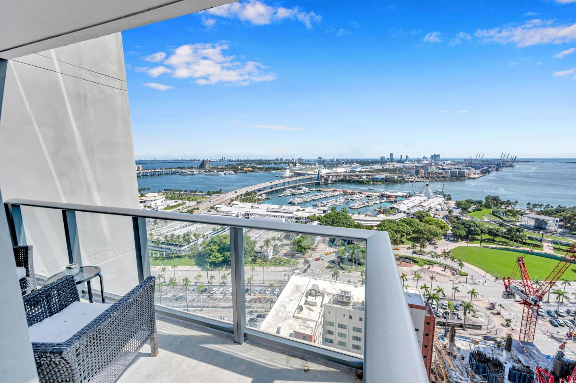 Mesmerizing Views Corner Condo Miami Exterior photo